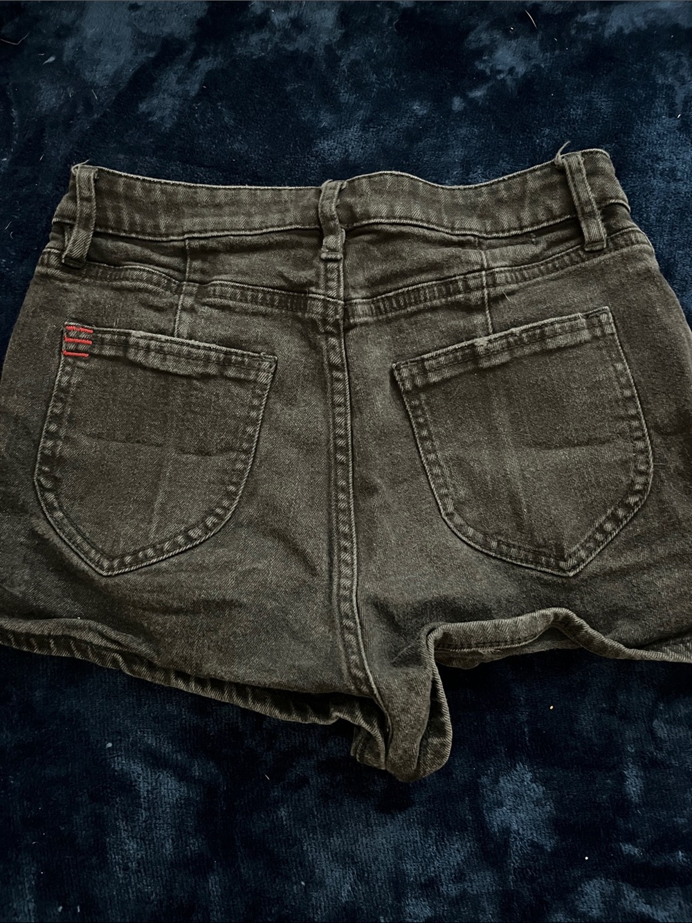 BNWOT BDG High-Rise Washed Black Denim Women's Shorts - Picture 6 of 6